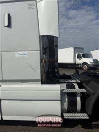 2017 Volvo VNL