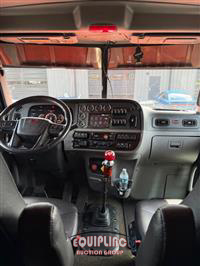 2023 Peterbilt 389