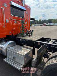 2023 Peterbilt 389