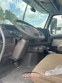 2013 VOLVO TRUCK VNL