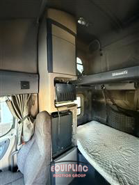 2017 Freightliner CASCADIA CA125SLP