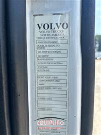 2015 VOLVO TRUCK VNL