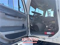 2006 Freightliner CL120