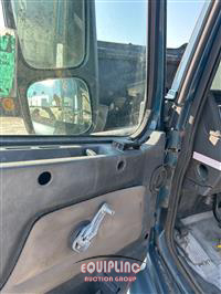 2003 VOLVO TRUCK VNL