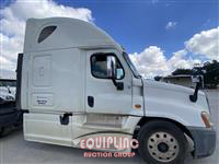 2014 Freightliner CASCADIA 6X4 T/A SLEEPER TRUCK
