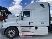 2014 Freightliner CASCADIA 6X4 T/A SLEEPER TRUCK