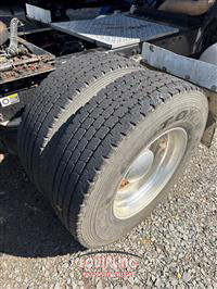 2017 Kenworth T680 SLEEPER TRUCK