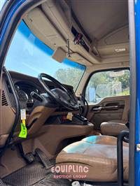2017 Kenworth T680 SLEEPER TRUCK