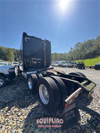 2015 Kenworth T680 SLEEPER TRUCK