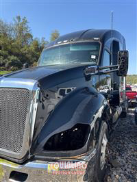 2015 Kenworth T680 SLEEPER TRUCK