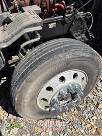 2015 Kenworth T680 SLEEPER TRUCK