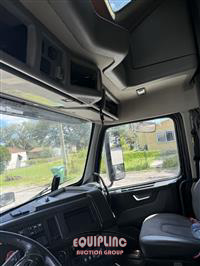 2020 Volvo VNL860