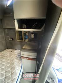 2005 VOLVO TRUCK VNL