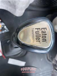 2005 VOLVO TRUCK VNL