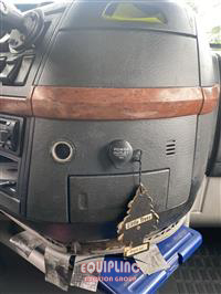 2005 VOLVO TRUCK VNL