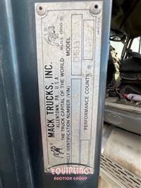 2001 Mack CH613