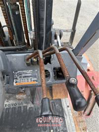 2002 TOYOTA 7FDKU40