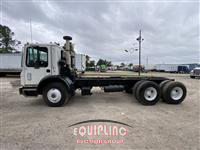 2006 Mack MR