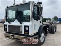 2006 Mack MR