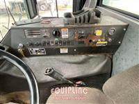 2006 Mack MR