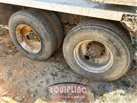 2004 Freightliner FLD112