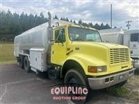 1999 International F-4900 TANK TRUCK