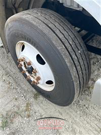 2009 Freightliner M2106