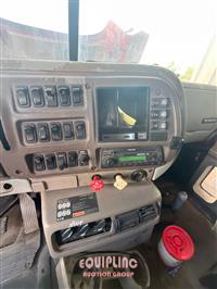 2001 Mack CX613