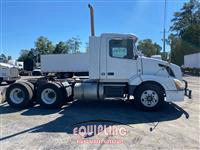 2011 VOLVO TRUCK VNL