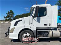 2011 VOLVO TRUCK VNL