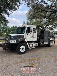 2010 Freightliner M2 106