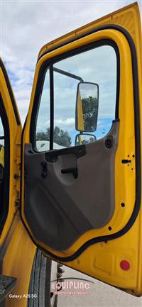 2018 Freightliner M2