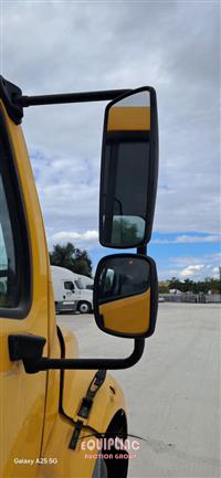 2018 Freightliner M2