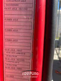 2013 VOLVO TRUCK VNM