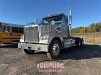 2019 Freightliner SD122