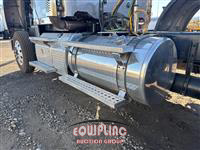 2019 Freightliner SD122