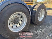 2019 Freightliner SD122