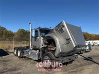 2019 Freightliner SD122