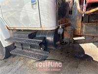 2000 International 4900