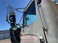 2000 International 4900