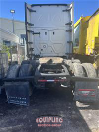 2020 Freightliner CASCADIA