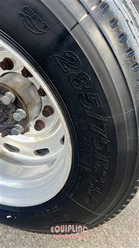 2001 Freightliner Classic XL