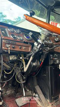 2001 Freightliner Classic XL