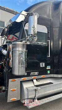 2001 Freightliner Classic XL