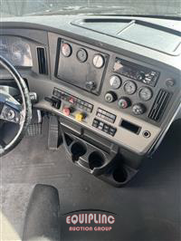 2020 Freightliner CASCADIA 126