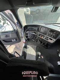 2020 Freightliner CASCADIA 126