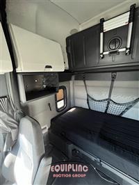 2020 Freightliner CASCADIA 126