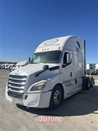2020 Freightliner CASCADIA 126