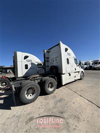 2020 Freightliner CASCADIA 126