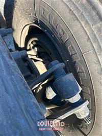 2004 Freightliner CST120